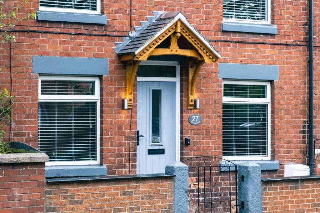 Cheadle Haven: 4-Bedroom Retreat Near Alton Towers Exterior photo