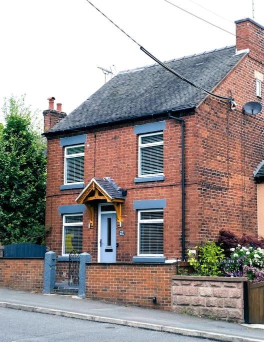 Cheadle Haven: 4-Bedroom Retreat Near Alton Towers Exterior photo
